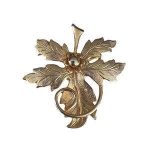 Vintage Whimsical Gold Leaf Floral Brooch